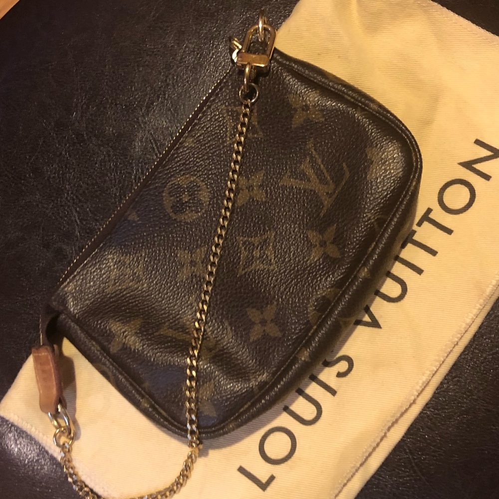 Louis Vuitton Mini Pochette Accessoires
